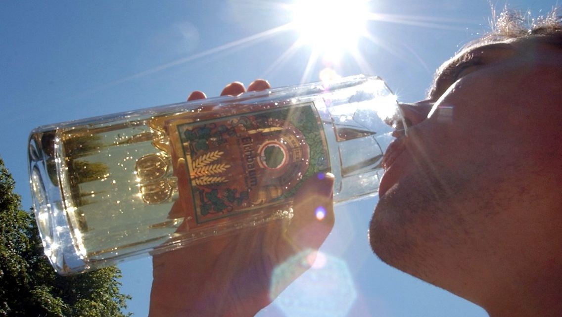 Die Deutschen lieben Apfelsaft - am besten mit Wasser gemixt zur Schorle - als Durstlöscher und Erfrischungsgetränk.
