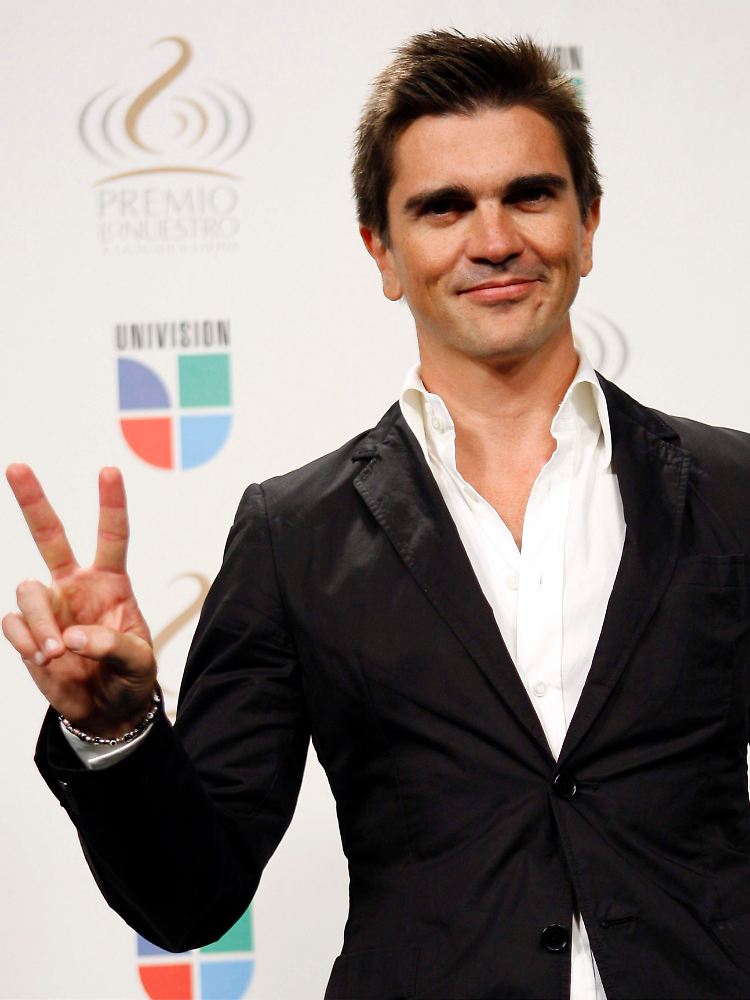Juanes setzt auf Dialog mit Kuba und lässt sich von den Drohungen nicht einschüchtern. (Beim "Premio Lo Nuestro Latin music Award" in Miami im März 2009)
