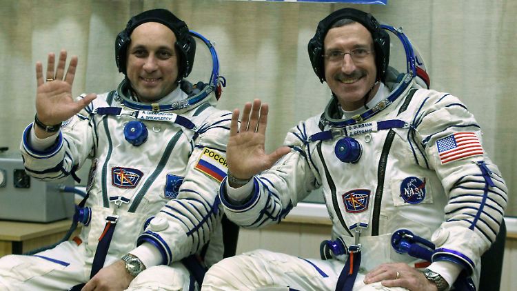 Der russische Kosmonaut Anton Schkaplerow und US-Astronaut Daniel Burbank. (v.l.) 
