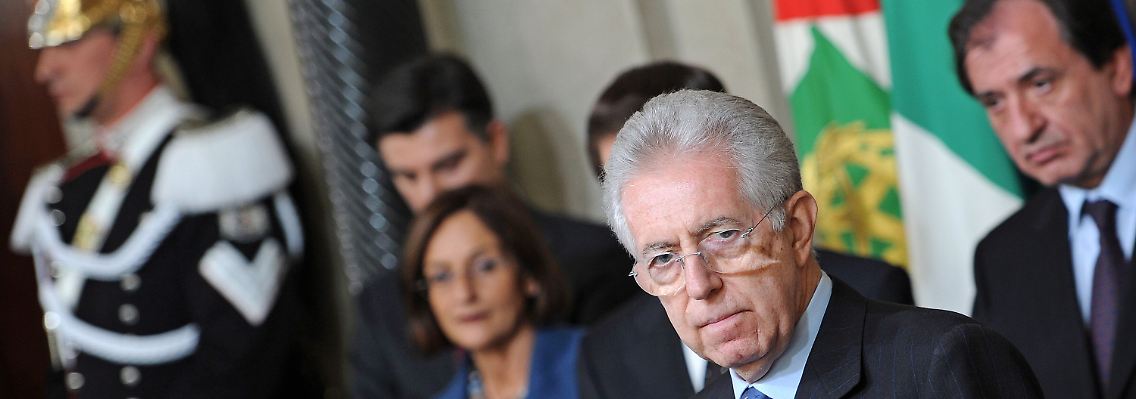 Monti stellt in Rom seine Ministerriege vor.