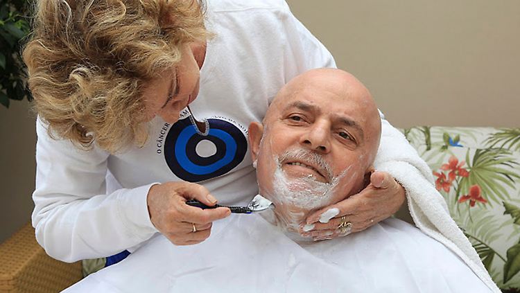 100-Prozent-Rasur vor den Augen der Welt.