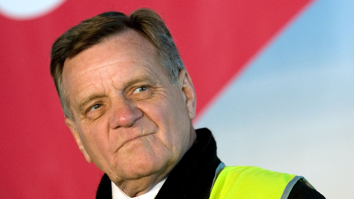 Hartmut Mehdorn hat die Arbeitskluft angezogen. Er will Air Berlin wieder auf Vordermann bringen.
