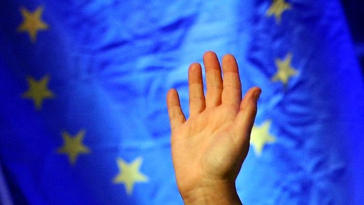Wer reicht der Eurozone die helfende Hand?