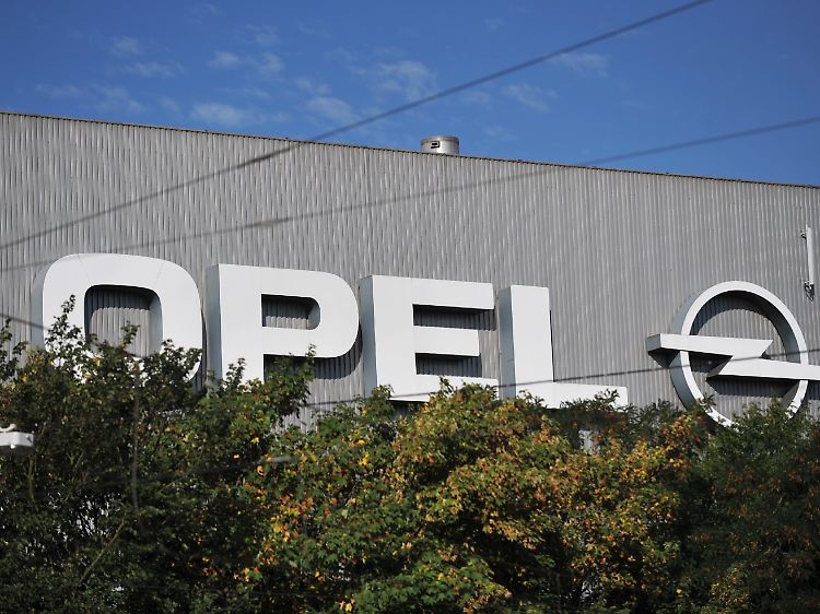 Morgensonne über dem Opel-Werk in Bochum: In der Hängepartie um Opel macht die Bundesregierung keine gute Figur.