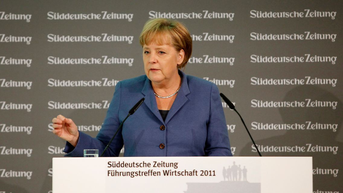 Angela Merkel spricht sich erneut gegen die Einführung von Eurobonds aus.