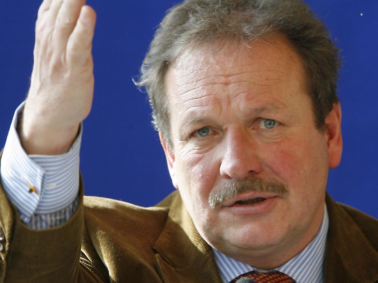 Bsirske will die "Raubtiere in Ketten legen".