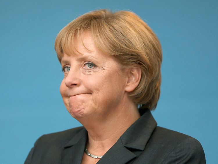 ... von seiner Parteichefin Merkel.