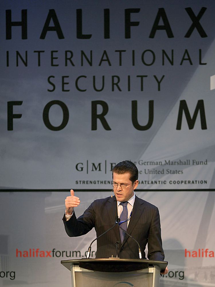 Guttenberg bei einem Vortrag in Halifax im Jahr 2009.