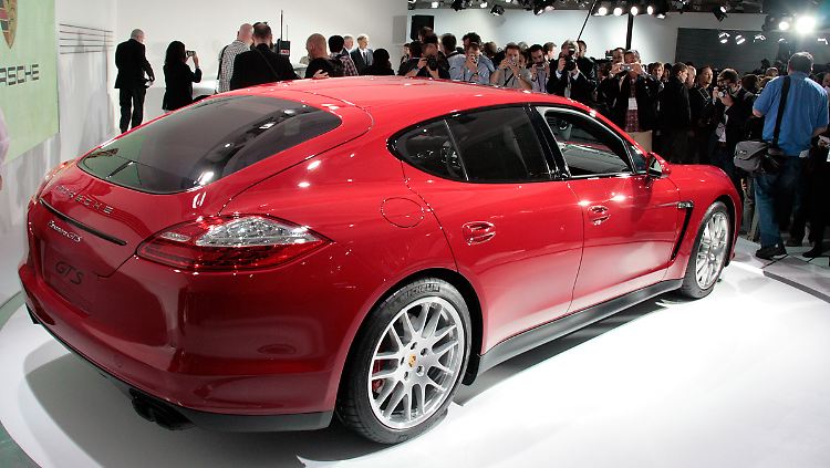 Mit dem Panamera GTS fügt Porsche der Limousinen-Baureihe eine weitere Variante hinzu.