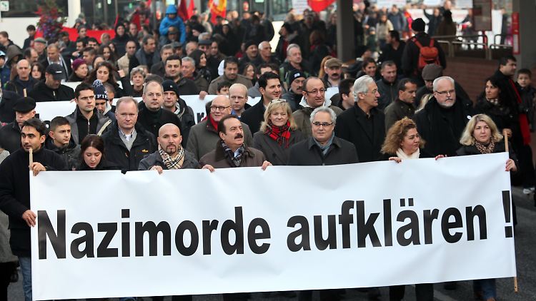 Ein Schweigemarsch in Hamburg sollte an die Opfer der Mordserie von Neonazis erinnern.