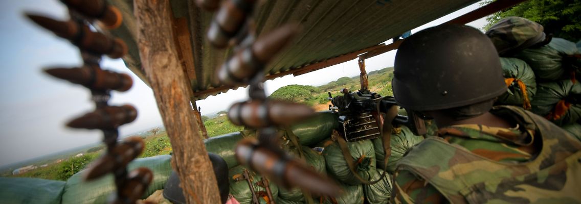 Das Bild der AU-Truppen zeigt einen Soldaten aus Burundi an der Frontlinie im Norden der Hauptstadt Mogadischu.