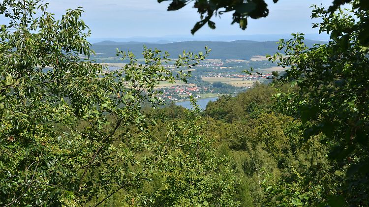 Blick über die Ausläufer des Nationalparks Kellerwald-Edersee bei Hemfurth (Landkreis Waldeck-Frankenberg).