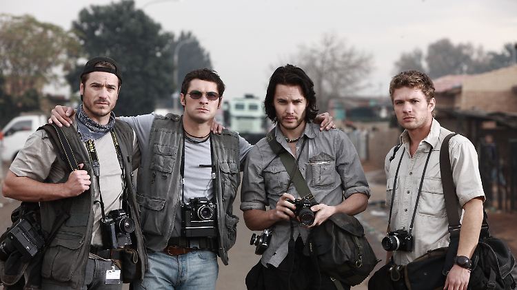 V.l.n.r.: João Silva (Neels van Jaarsveld), Ken Oosterbroek (Frank Rautenbach), Kevin Carter (Taylor Kitsch) und Greg Marinovich (Ryan Phillippe)