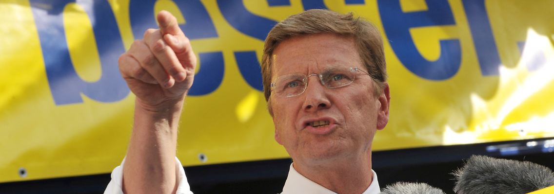 Westerwelle freut sich über die Zahlen - doch er muss auch in die Regierung. Jedenfalls im Bund. Vier weitere Jahre Opposition wären nicht nur für die FDP, sondern auch für ihn eine herbe Enttäuschung.