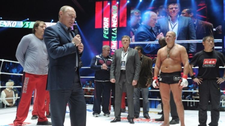 Putin stieg in den Ring - und kassierte Buhrufe und Pfiffe.