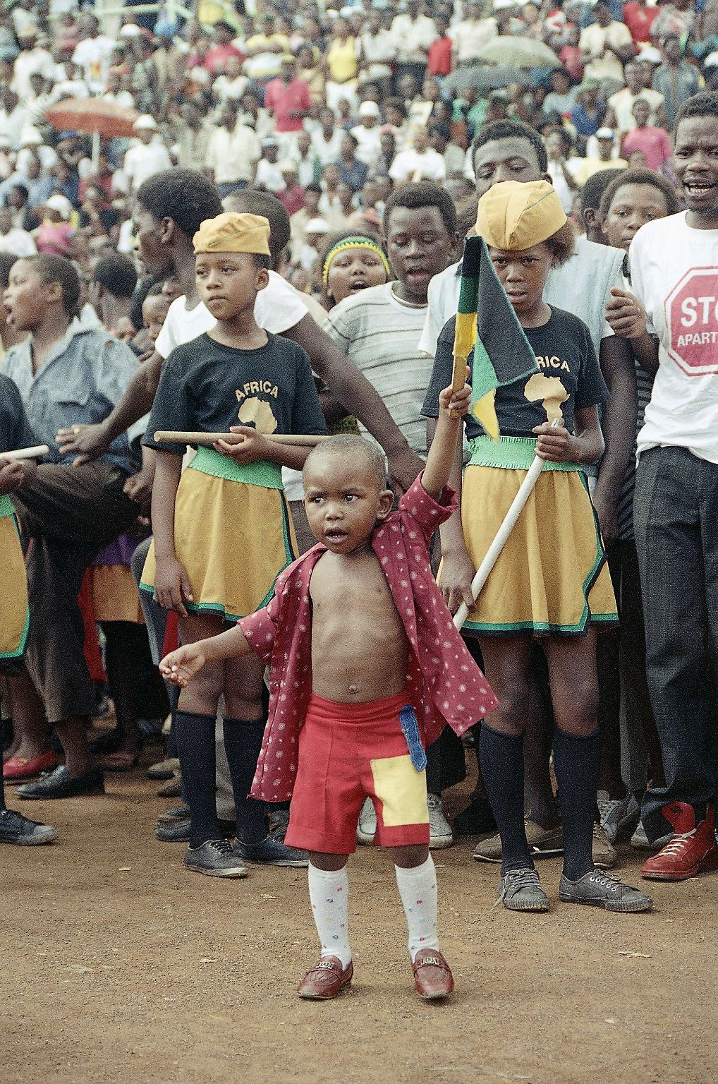 Als die Welt den Horror der Apartheid in Südafrika begreift, hat deren unsäglich brutale Gewalt durch die Bilder vier junger Fotografen, des sogenannten Bang Bang Clubs, gerade ein Gesicht bekommen. Im September ...