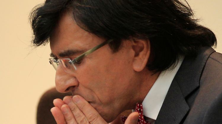 Elio Di Rupo gibt wieder einmal auf.