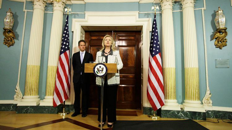Geithner und Clinton verkünden schärfere Sanktionen gegen Teheran.
