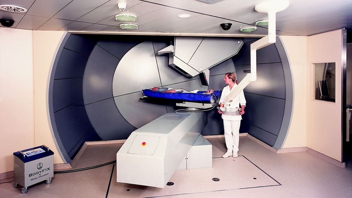 Im Hans Rinecker Proton Therapy Center werden seit März 2009 Krebspatienten mit der sogenannten Protonentherapie behandelt.