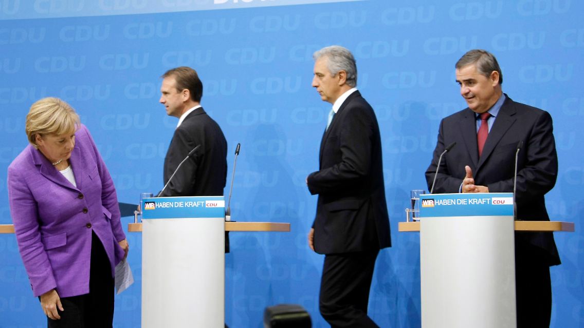 Antreten nach den Wahlen: Angela Merkel mit den Ministerpräsidenten Althaus, Zillich und Müller.