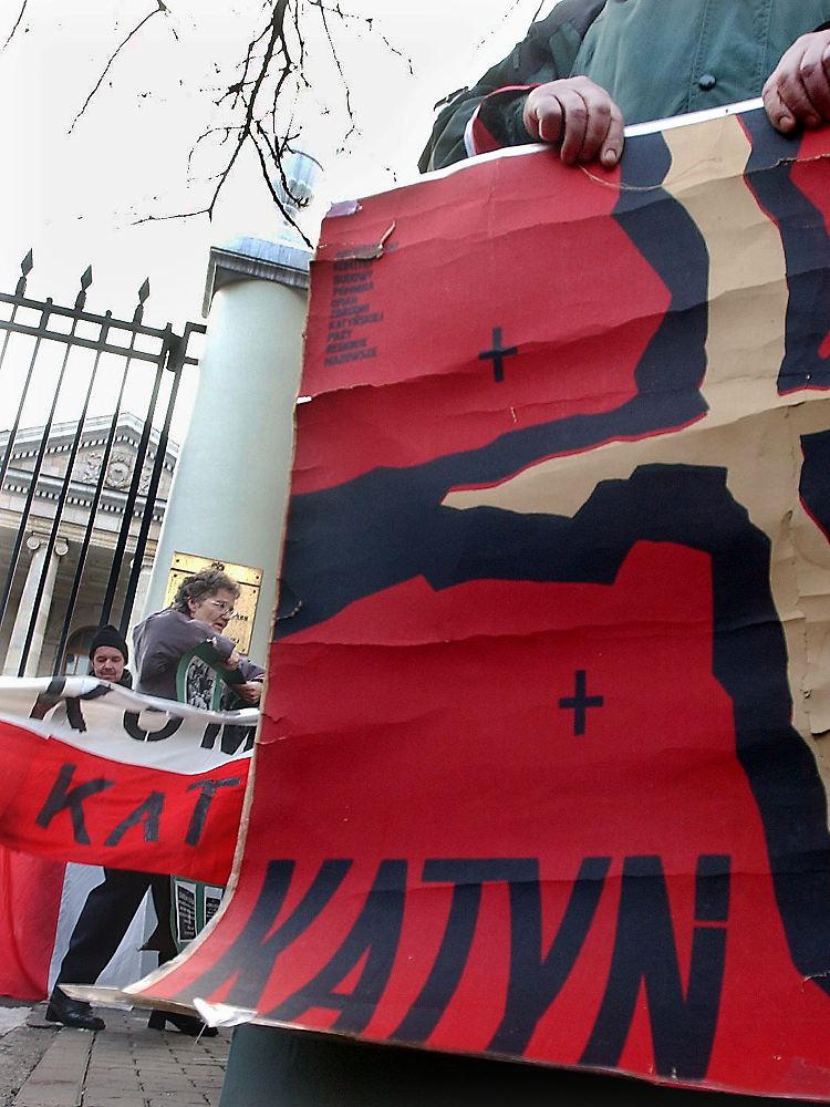 Bisher weigerte sich die Regierung in Moskau, die Opfer von Katyn offiziell als Opfer des stalinistischen Terrors anzuerkennen.