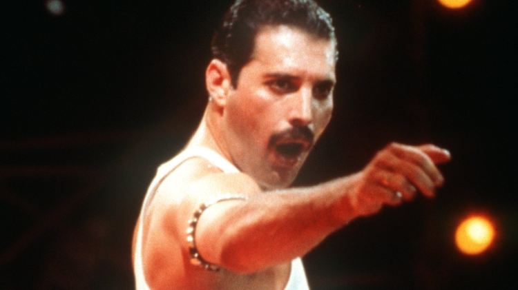 Freddie Mercury, live.