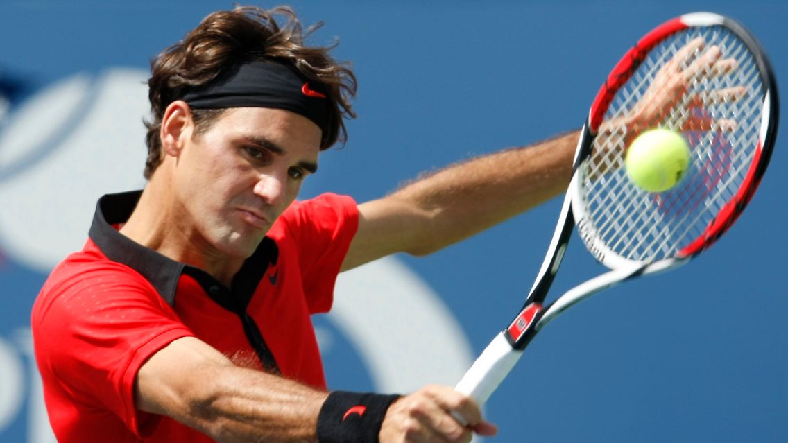Zwillings-Vater Federer schaffte es locker in die zweite Runde.