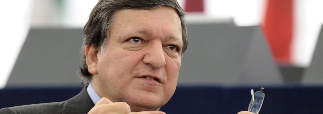 Jose Manuel Barroso geht auf Konfrontation zu Angela Merkel.