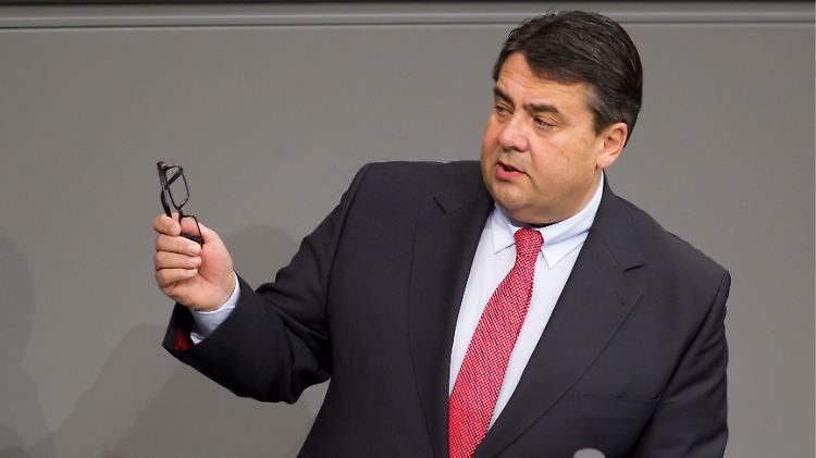 Der SPD-Chef will vor allem aufklären, ob Wulff sich als Ministerpräsident an Recht und Gesetz gehalten habe.