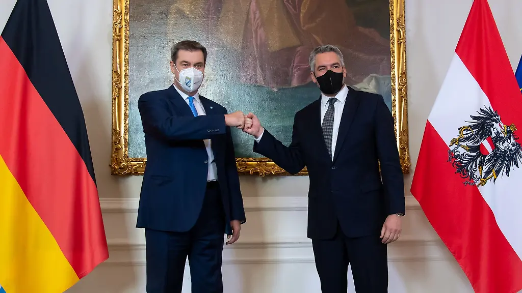 2022-war-CSU-Chef-Soeder-zuletzt-offiziell-im-oesterreichischen-Kanzleramt-zu-Gast-Damals-noch-mit-Corona-Maske-bei-Regierungschef-Karl-Nehammer