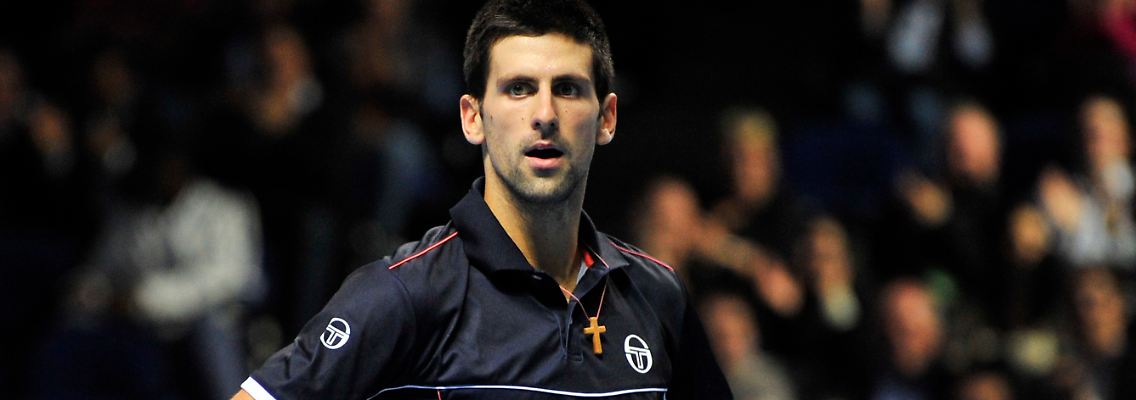 Was ist hier los? Novak Djokovic kann es nicht fassen.