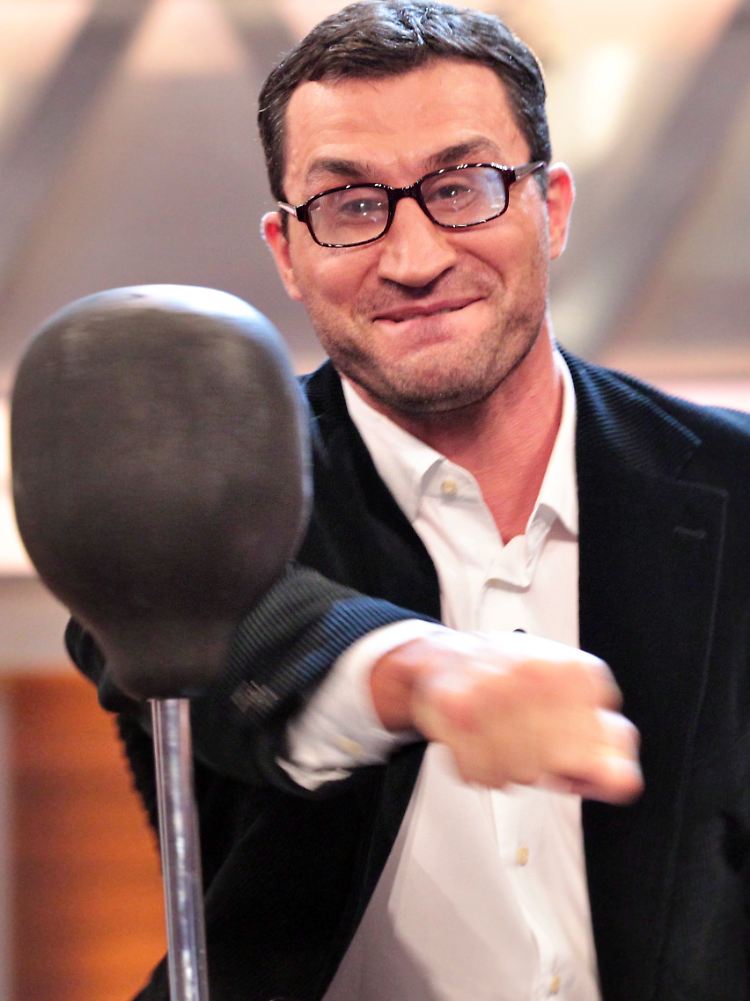 Zum Kampf nimmt er dann die Brille ab: Wladimir Klitschko.