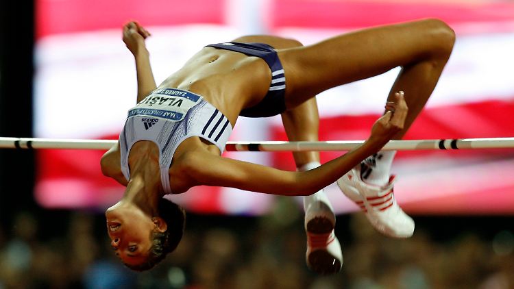 Blanka Vlasic überspringt in Zagreb die 2,08 Meter. Nur um zehn Millimeter verfehlt sie den 22 Jahre alten Rekord von Stefka Kostadinowa.