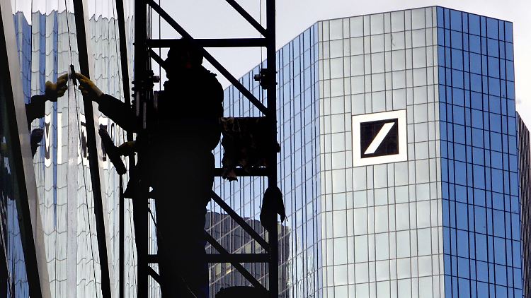 Großreinemachen in der Bankenbranche. Die Deutsche Bank steht da nicht allein.