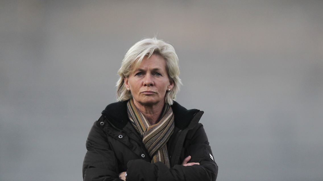 Neid sah von der Tribüne aus zu, wie ihr Team den Sieg aus den Händen gab.