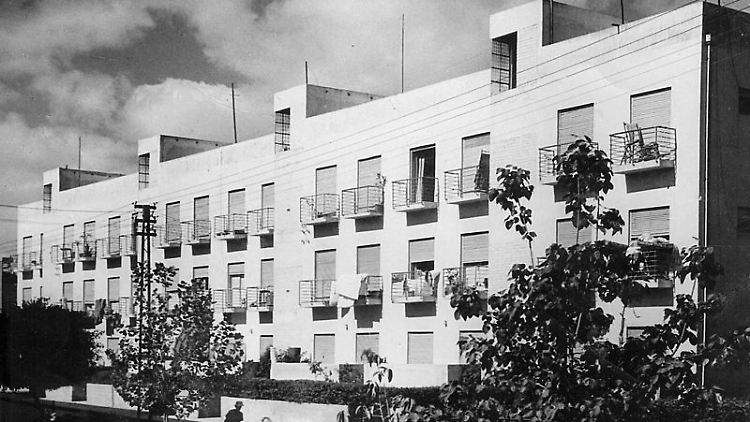 "Meonot Ovdim": Arbeiterwohnungen des Architekten Arieh Sharon in Tel Aviv, erbaut in den 1930er Jahren. 