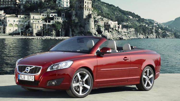 Volvo hat das Cabrio C70 überarbeitet und zeigt es bei der Automesse IAA in Frankfurt/Main. (Bild: Volvo)
