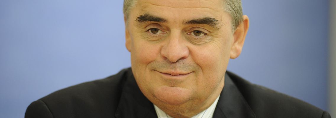Peter Müller, einstimmig gewählt.