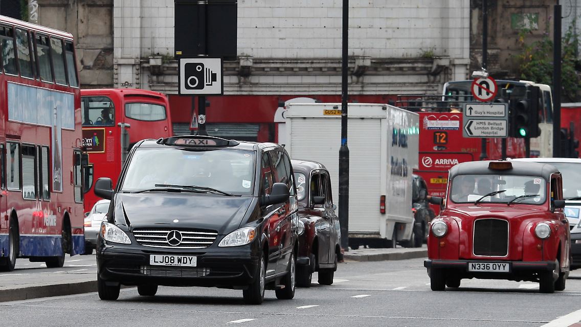 Zunehmend drängen sich andere Modelle auf Londons Straßen.