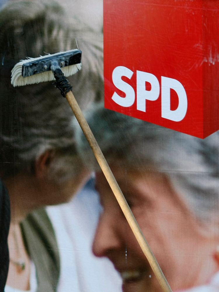 Einmal rübergebürstet: Ein Wahlplakat der SPD.