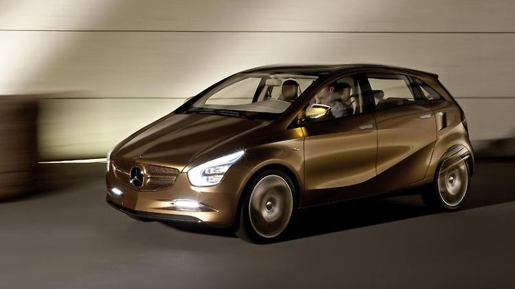 Mit dem Notstromaggregat auf Reisen: Ein Range Extender in der Studie BlueZero Plus soll bis zu 600 Kilometer Reichweiteermöglichen.