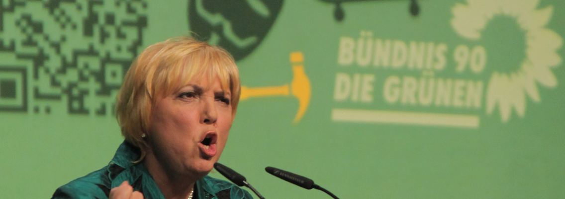 Claudia Roth bläst zur Attacke.