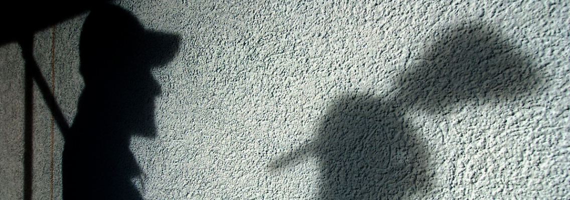 Immer mehr Menschen müssen ihren Niedriglohn durch einen Nebenjob aufstocken.