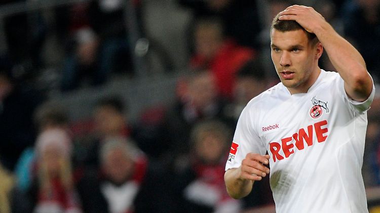 Lukas Podolski ging mit seinem FC gegen Gladbach unter.