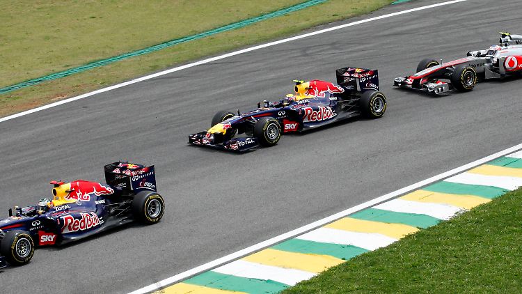 Red Bull vor Red Bull und McLaren: In dieser Reihenfolge fuhren Mark Webber, Sebastian Vettel und Jenson Button in Sao Paulo über die Ziellinie.