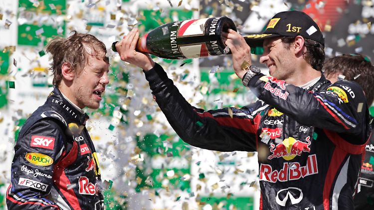 Im letzten Saisonrennen stand Mark Webber doch noch einmal ganz oben - weil sein überlegener Teamkollege Sebastian Vettel einem Getriebe-Defekt ausgebremst worden war.