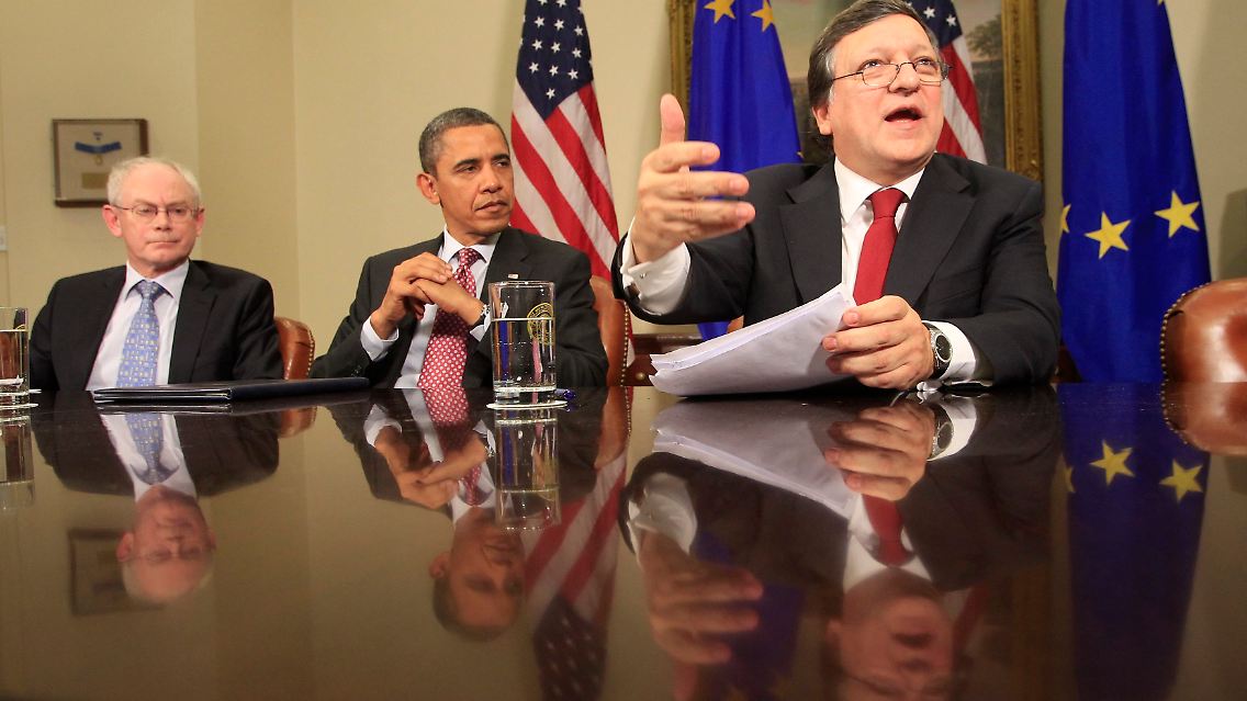 2011-11-28T203937Z_01_WASW204_RTRMDNP_3_OBAMA.JPG4618362772359250963.jpg