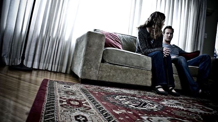 Josh und seine Frau Renai haben sich das Leben im neuen Haus anders vorgestellt.