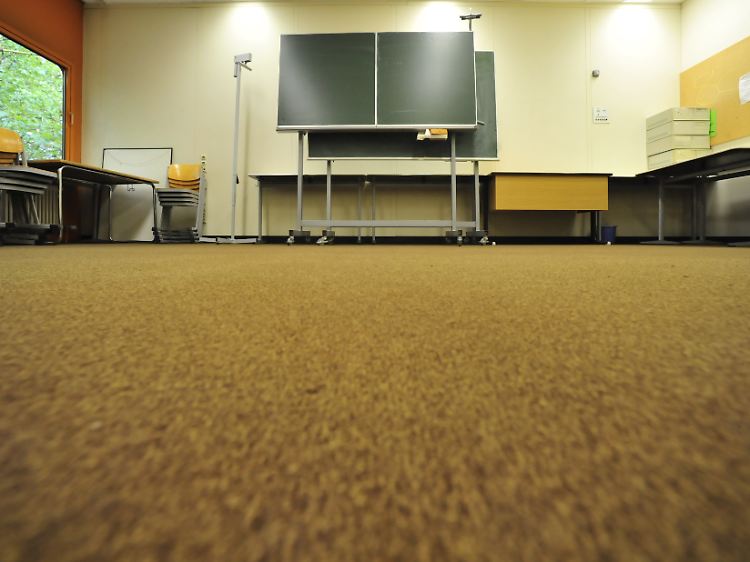Der Raum 205 im Diesterweg-Gymnasium in Berlin. Er wurde übergangsweise als Gebetsraum genutzt. Inzwischen ist die Schule umgezogen.