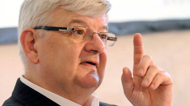 "Auch ein altes Schlachtross bleibt immer noch Schlachtross", sagt Fischer über sich selbst.